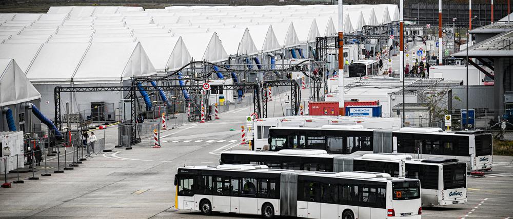 Die Unterkunft für Geflüchtete in Tegel - hier von oben im Herbst 2024 fotografiert.