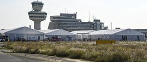 Blick auf die Flüchtlingsunterkunft fin Tegel.