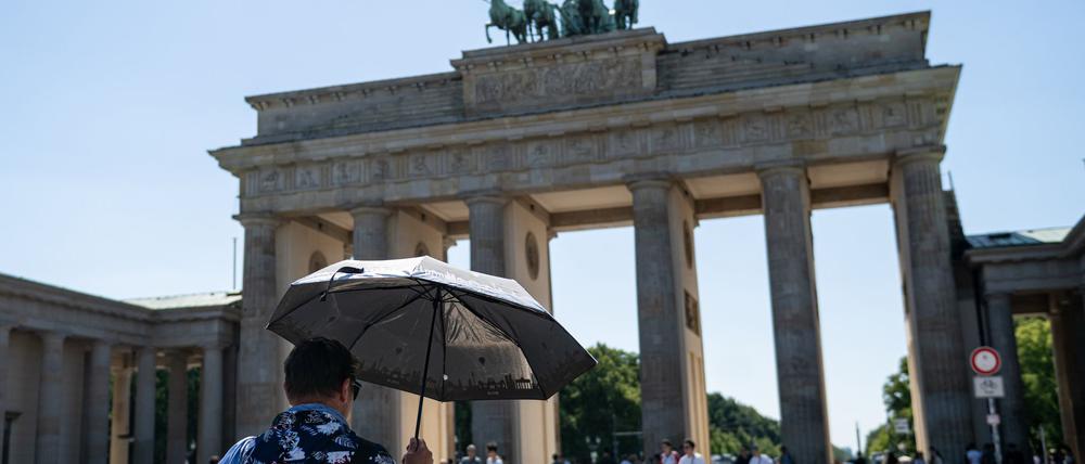 Die Temperaturen liegen in Berlin und Brandenburg in den kommenden Tagen deutlich über 30 Grad. (Symbolbild)