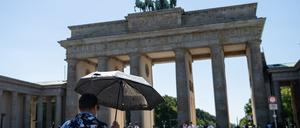 Die Temperaturen liegen in Berlin und Brandenburg in den kommenden Tagen deutlich über 30 Grad. (Symbolbild)
