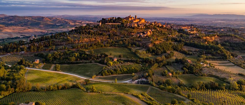 Blick auf Montepulciano in der Toskana.