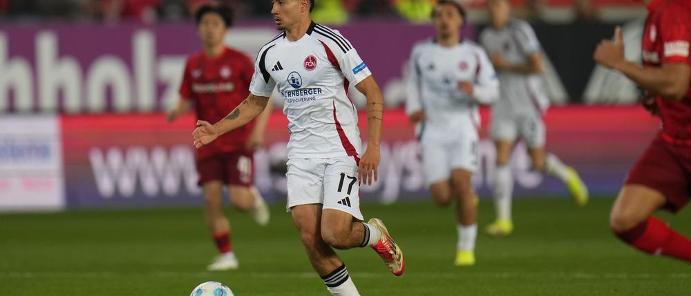 Gladbachs Neuzugang und U21-Nationalspieler Jens Castrop wechselt den Verband.