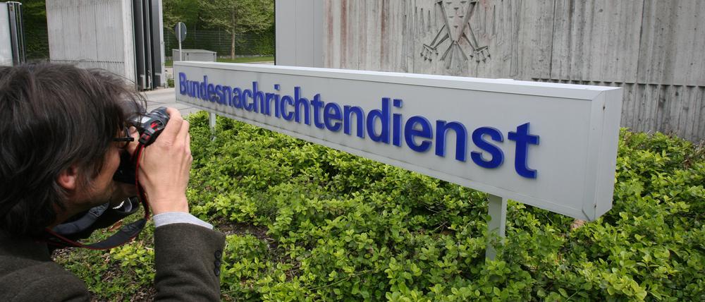Neben dem Bundesnachrichtendienst (BND) gibt es hierzulande das Bundesamt für Verfassungsschutz (BfV) und den Militärischen Abschirmdienst (MAD).
