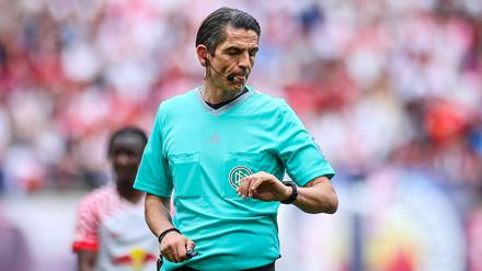Schiedsrichter Deniz Aytekin: Wie lange nachspielen?