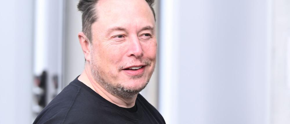 Elon Musk will, dass Apple netter zu seinen Apps ist. (Archivbild)