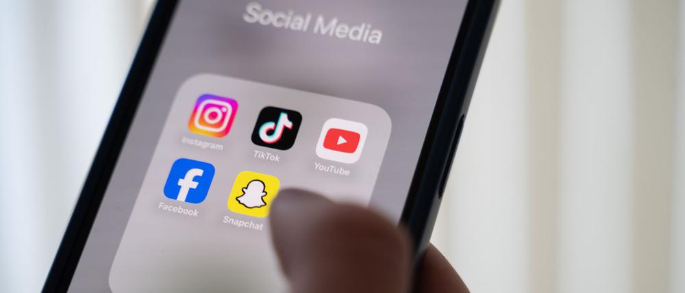 Smartphones sind ständige Begleiter.