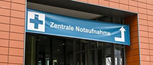 Die Hitze mit über 30 Grad kann Gesundheitsprobleme auslösen - Notaufnahmen sind darauf vorbereitet. (Archivbild)