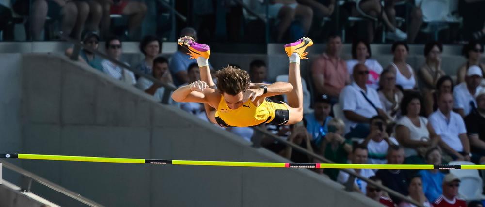 Drüber! Armand Duplantis am Dienstag in Budapest.