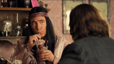 Michael Bully Herbig als Abahachi in einer Szene aus dem Film „Das Kanu des Manitu“