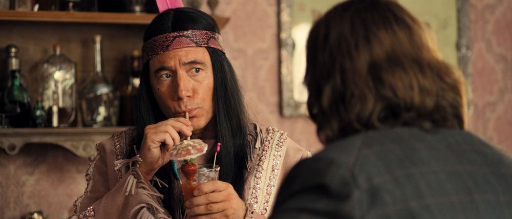 Michael Bully Herbig als Abahachi in einer Szene aus dem Film „Das Kanu des Manitu“