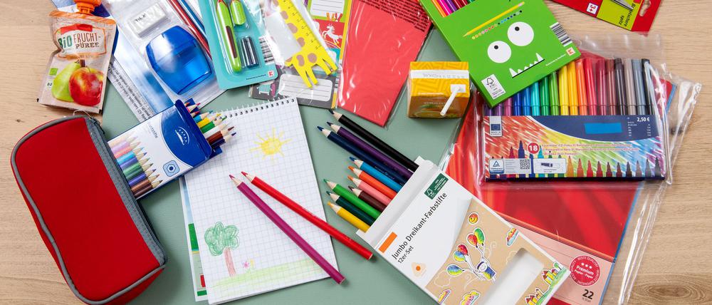 Schulmaterialien kosten viel Geld, das Bildungs- und Teilhabepaket unterstützt einkommensschwache Familien bei der Anschaffung.