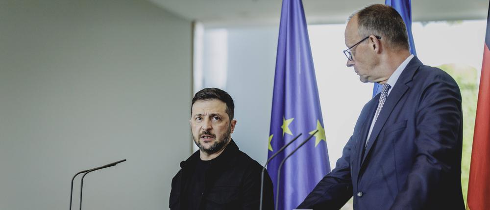 Wolodymyr Selenskyj und Friedrich Merz (v.l.)