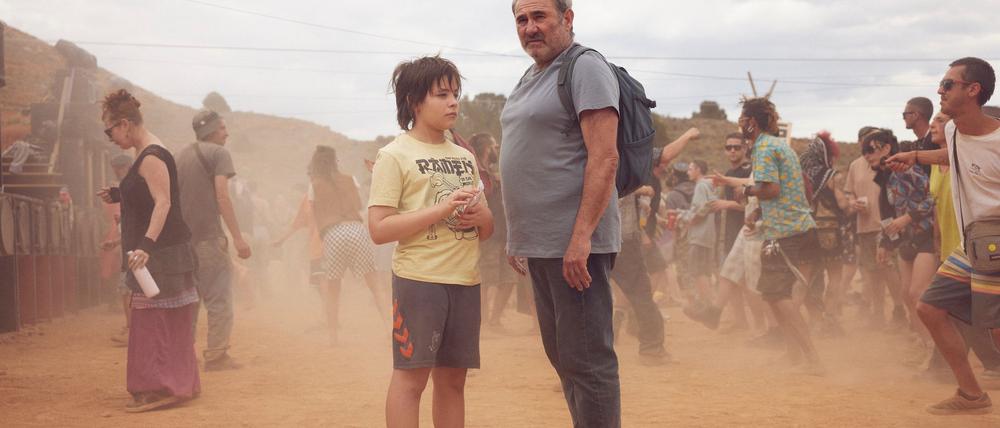 Sergi Lopéz (r) als Luis und Bruno Núñez als sein Sohn Estéba in einer Filmszene.