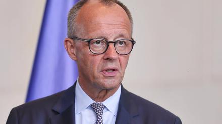 Bundeskanzler Friedrich Merz (CDU) gibt ein Statement.