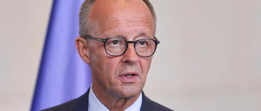Bundeskanzler Friedrich Merz (CDU) gibt ein Statement.