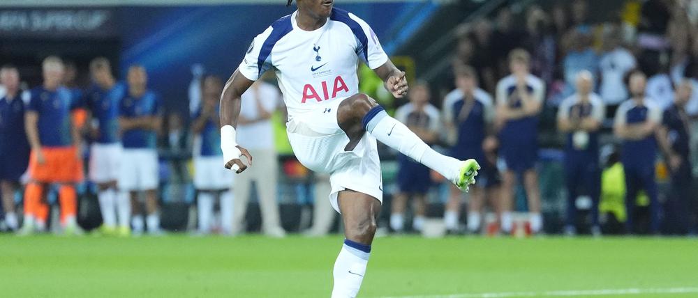 Mathys Tel von Tottenham Hotspur wurde nach seinem verschossenen Elfmeter im Internet beleidigt