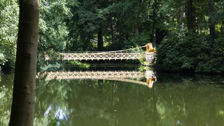 Die neu errichtete und unter Denkmalschutz stehende Löwenbrücke im Tiergarten