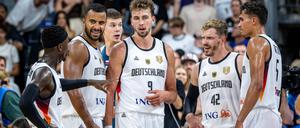 Die deutsche Nationalmannschaft rund um Dennis Schröder und Franz Wagner trifft bei der EM am 27. August zuerst auf Montenegro.