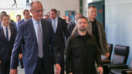 Bundeskanzler Friedrich Merz und der ukrainische Präsident Wolodymyr Selenskyj am 13. August in Berlin.