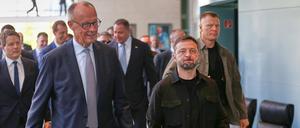 Bundeskanzler Friedrich Merz und der ukrainische Präsident Wolodymyr Selenskyj am 13. August in Berlin.