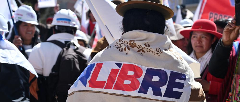 Liberale Konzepte wie die von Argentiniens Präsident Milei sind in Bolivien derzeit beliebt. Das Land steckt in einer politischen und wirtschaftlichen Krise.