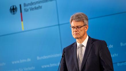 Verkehrsminister Schnieder hat den personellen Umbruch bei der Bahn eingeleitet. 