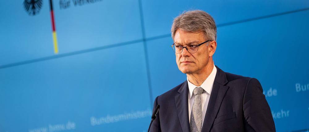Verkehrsminister Schnieder hat den personellen Umbruch bei der Bahn eingeleitet. 