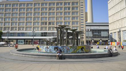 Brunnen der Völkerfreundschaft, Alexanderplatz. 