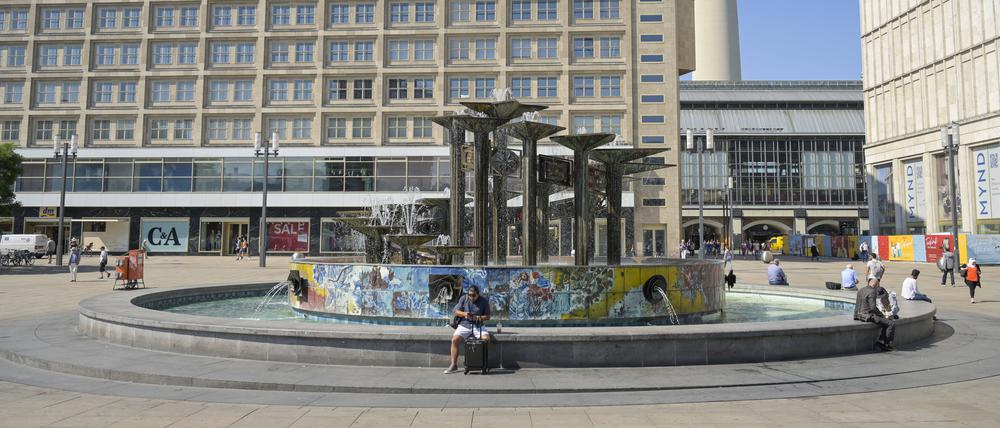 Brunnen der Völkerfreundschaft, Alexanderplatz. 