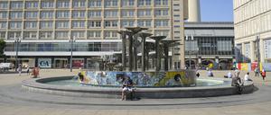 Brunnen der Völkerfreundschaft, Alexanderplatz. 