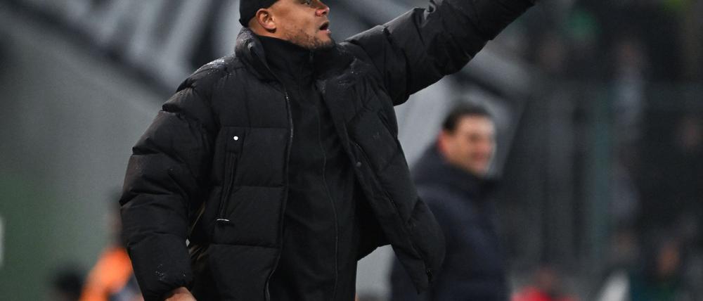 Münchens Trainer Vincent Kompany beim Spiel bei Borussia Mönchengladbach im Januar 2025.