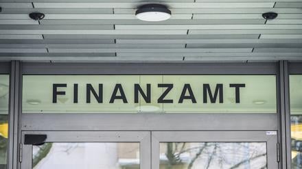 Durch die Maßnahmen sollen die Finanzbeamten entlastet werden und mehr Steuergerechtigkeit entstehen. (Symbolbild)