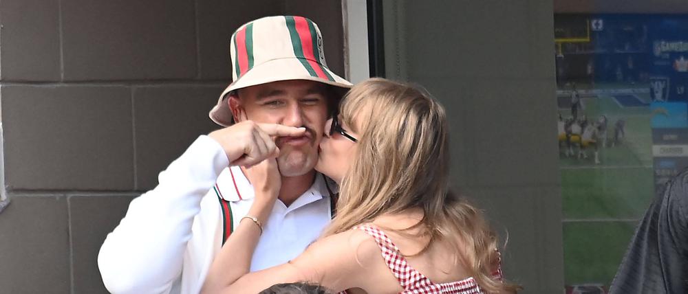 Travis Kelce und Taylor Swift turteln vor einem Jahr bei den US Open der Tennisprofis.
