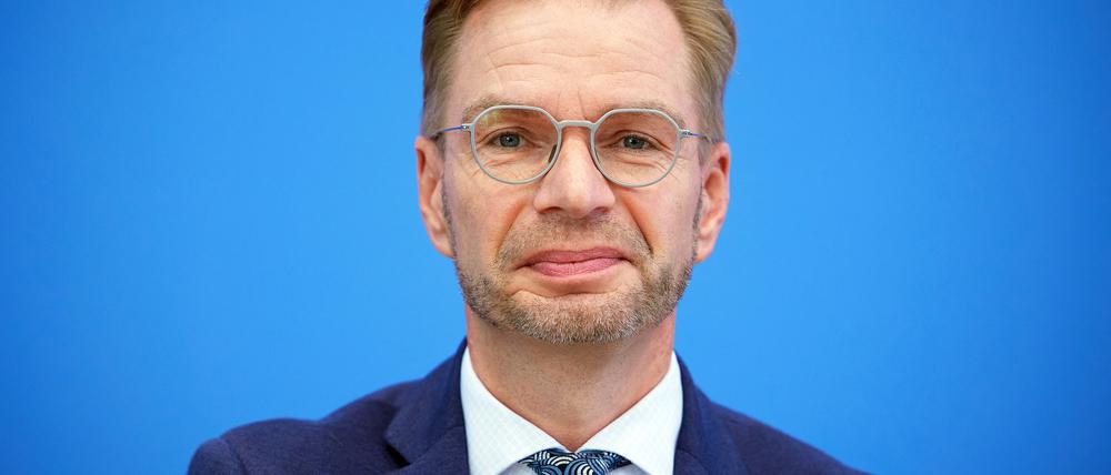 Holznagel forderte, die Zahl neuer Verbeamtungen auf ein Minimum und ausschließlich auf die hoheitlichen Kernbereiche zu beschränken – bei der Polizei, in der Finanzverwaltung und in der Justiz. (Archivbild)
