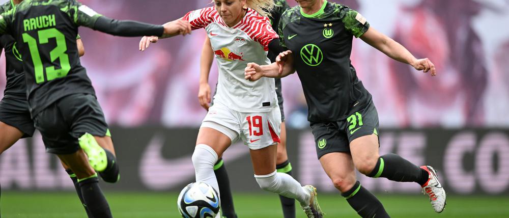  Leipzigs Jenny Hipp (M) wechselt zu Union Berlin.
