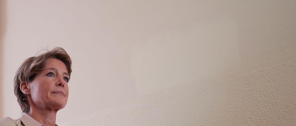 Christina Block auf dem Weg zum Sitzungssaal im Strafjustizgebäude.