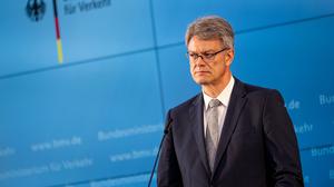 Neben der Neuaufstellung der Bahn beschäftigt Schnieder auch der Stillstand mehrerer Autobahnprojekte