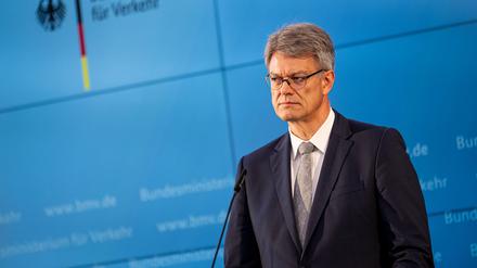 Neben der Neuaufstellung der Bahn beschäftigt Schnieder auch der Stillstand mehrerer Autobahnprojekte