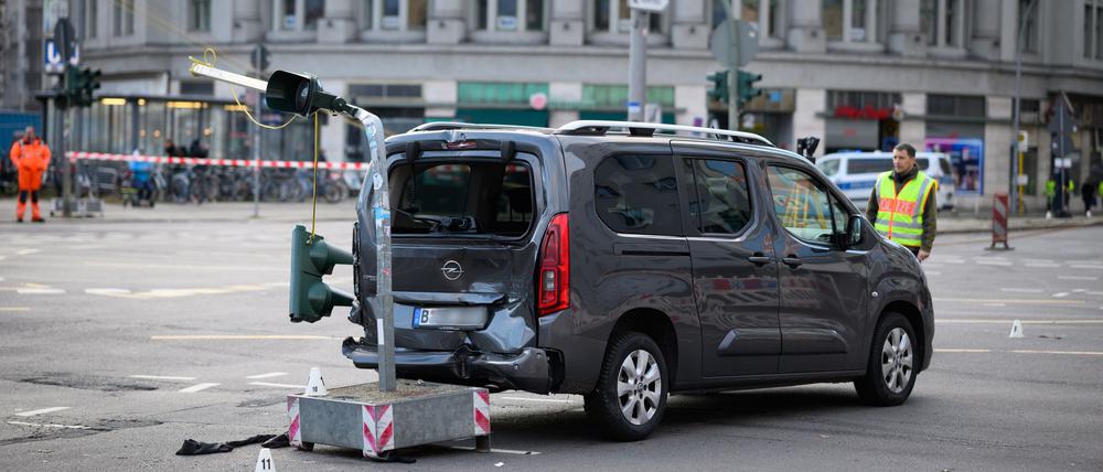 Verkehrsunfälle sind in Großstädten wie Berlin an der Tagesordnung - zumindest manche sind nach Einschätzung von Experten vermeidbar. (Archivbild)