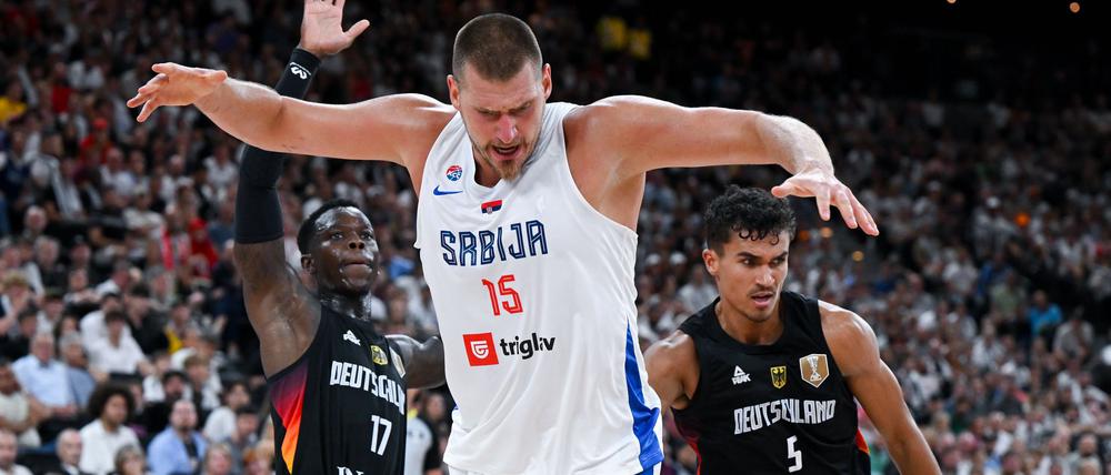 Bei der EM der größte deutsche Rivale: Serbien mit Nikola Jokic (in weiß).