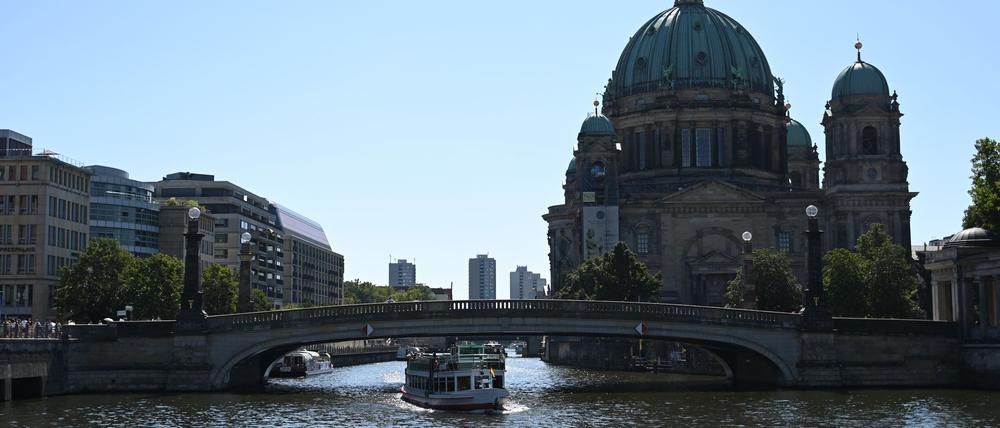 Nach einem kühleren Sonntag steigen die Temperaturen in Berlin und Brandenburg ab Montag wieder deutlich an. (Archivbild)