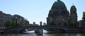 Nach einem kühleren Sonntag steigen die Temperaturen in Berlin und Brandenburg ab Montag wieder deutlich an. (Archivbild)