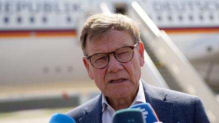 Außenminister Johann Wadephul (CDU) reist nach Japan und Indonesien. Auch dort wird die Lage in der Ukraine und der Umgang mit China eine große Rolle spielen.