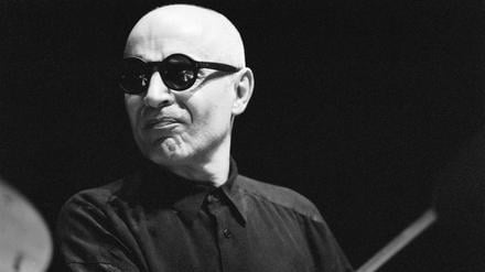 Eigenwillige Akzente. Der Schlagzeuger Paul  Motian (1931 - 2011).