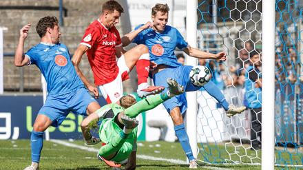 Kaiserslautern hatte beim Oberligisten aus Stahnsdorf leichtes Spiel.