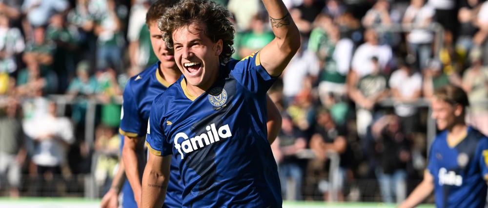 Kiel erledigt die Pokal-Pflichtaufgabe im Saarland.