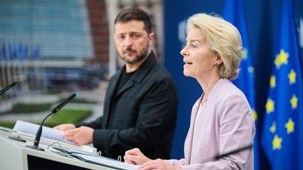 EU-Kommissionspräsidentin Ursula von der Leyen und der ukrainische Präsident Wolodymyr Selenskyj.