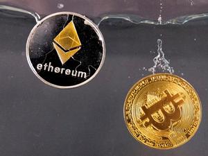 Bitcoin- und Ether-Darstellung: Die beiden wichtigsten Kryptowährungen sind gefragt. 