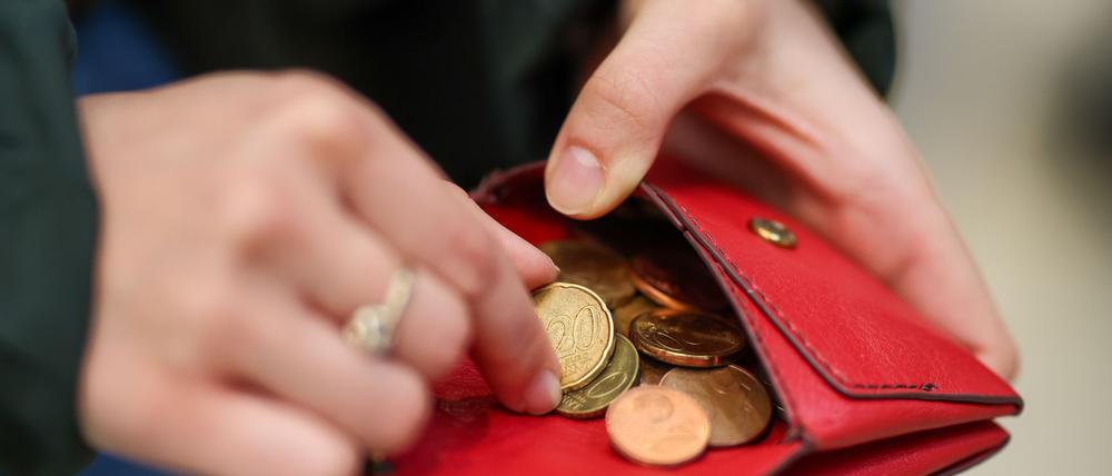 Der deutsche Staat hat im vergangenen Jahr mehr Geld für Sozialhilfe ausgegeben. (Symbolbild)