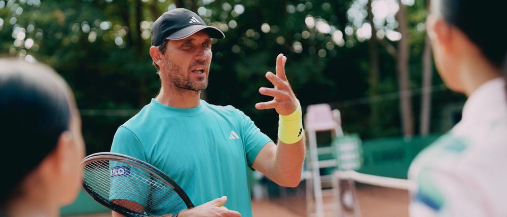 Mischa Zverev konnte den Hobbytennisspielern vom TSV Spandau viele wertvolle Tipps geben.